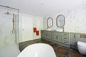 Master En-Suite- click for photo gallery